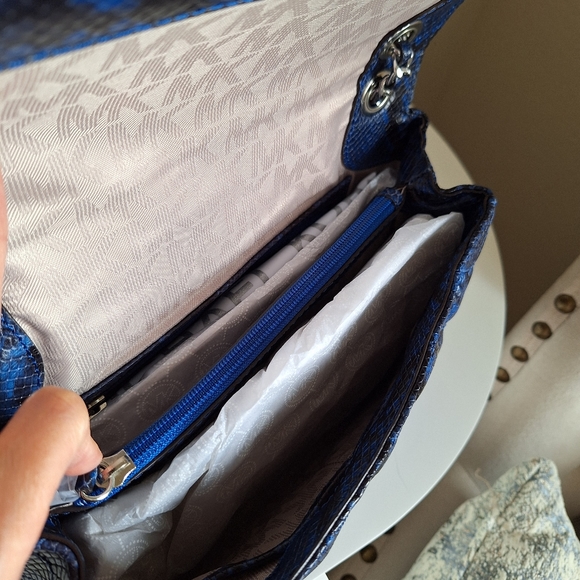 NWT Michael Kors Sloan Large Embossed Leather Shoulder Bag Blue (30H5SSLL3N) - Picture 8 of 10